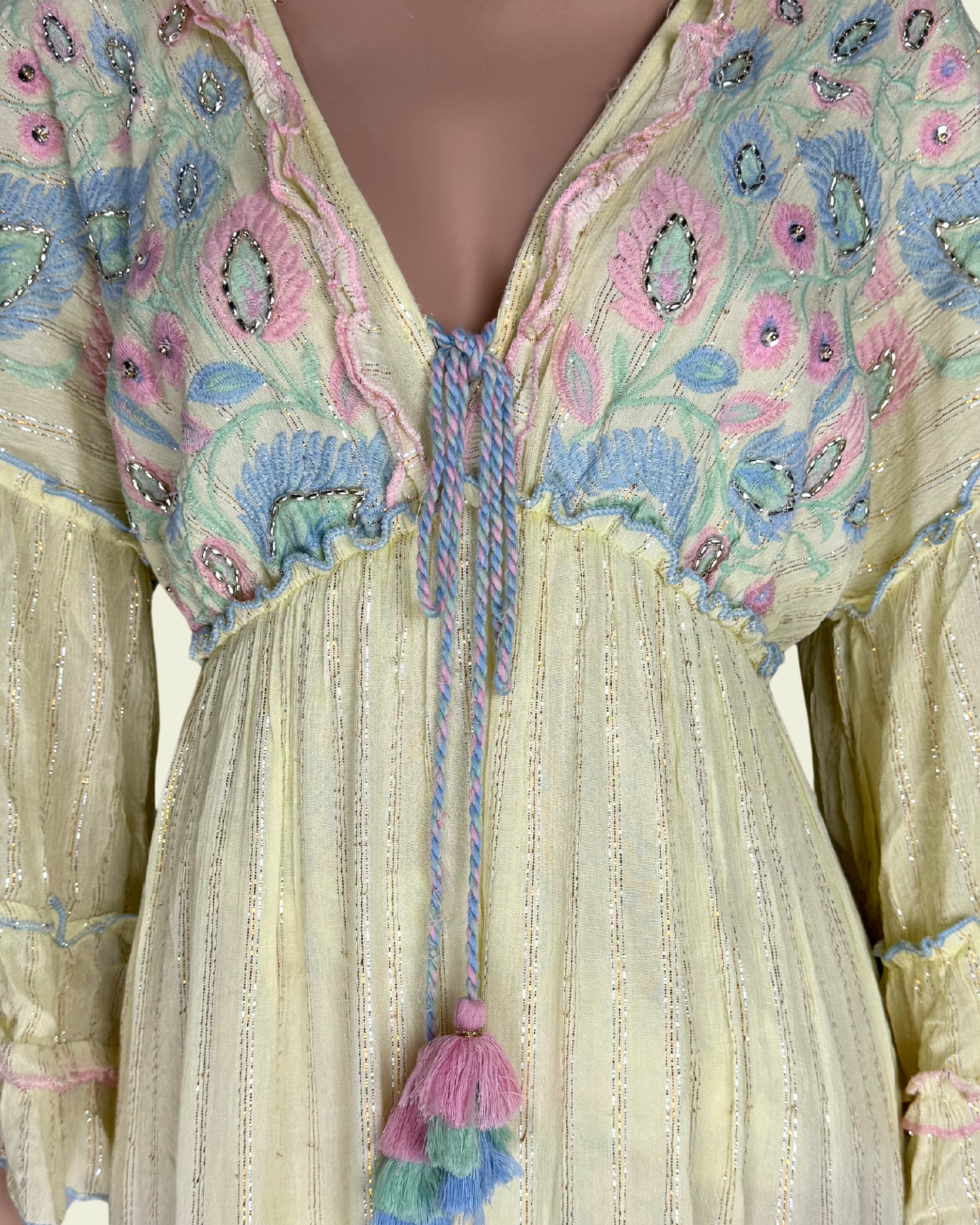 Boho-Chic Maxikleid mit ausgestellten Ärmeln