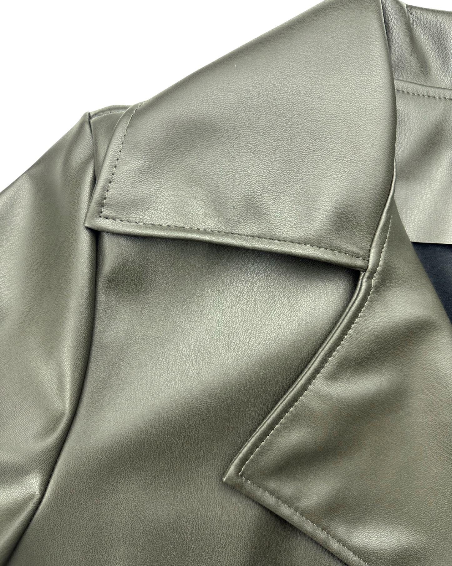 Eleganter Mantel – Leder-Optik und Bindegürtel