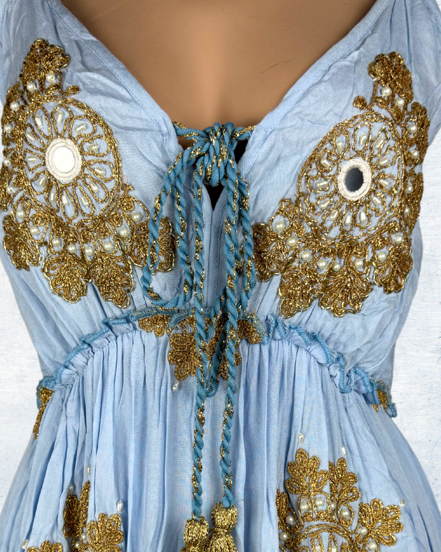 Boho-Maxi-Kleid mit Perlen und Spiegel