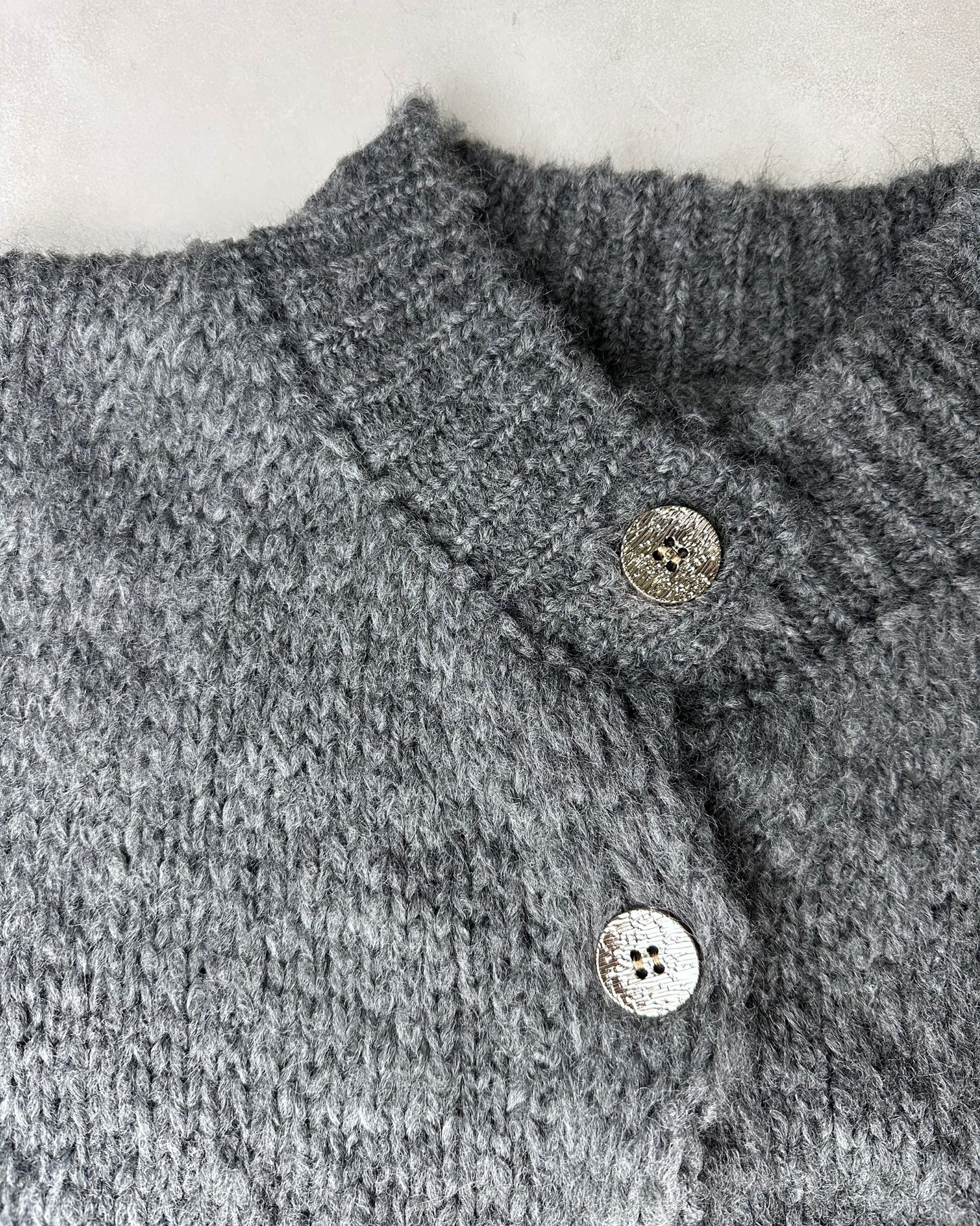 Strickjacke mit Glanzknöpfe