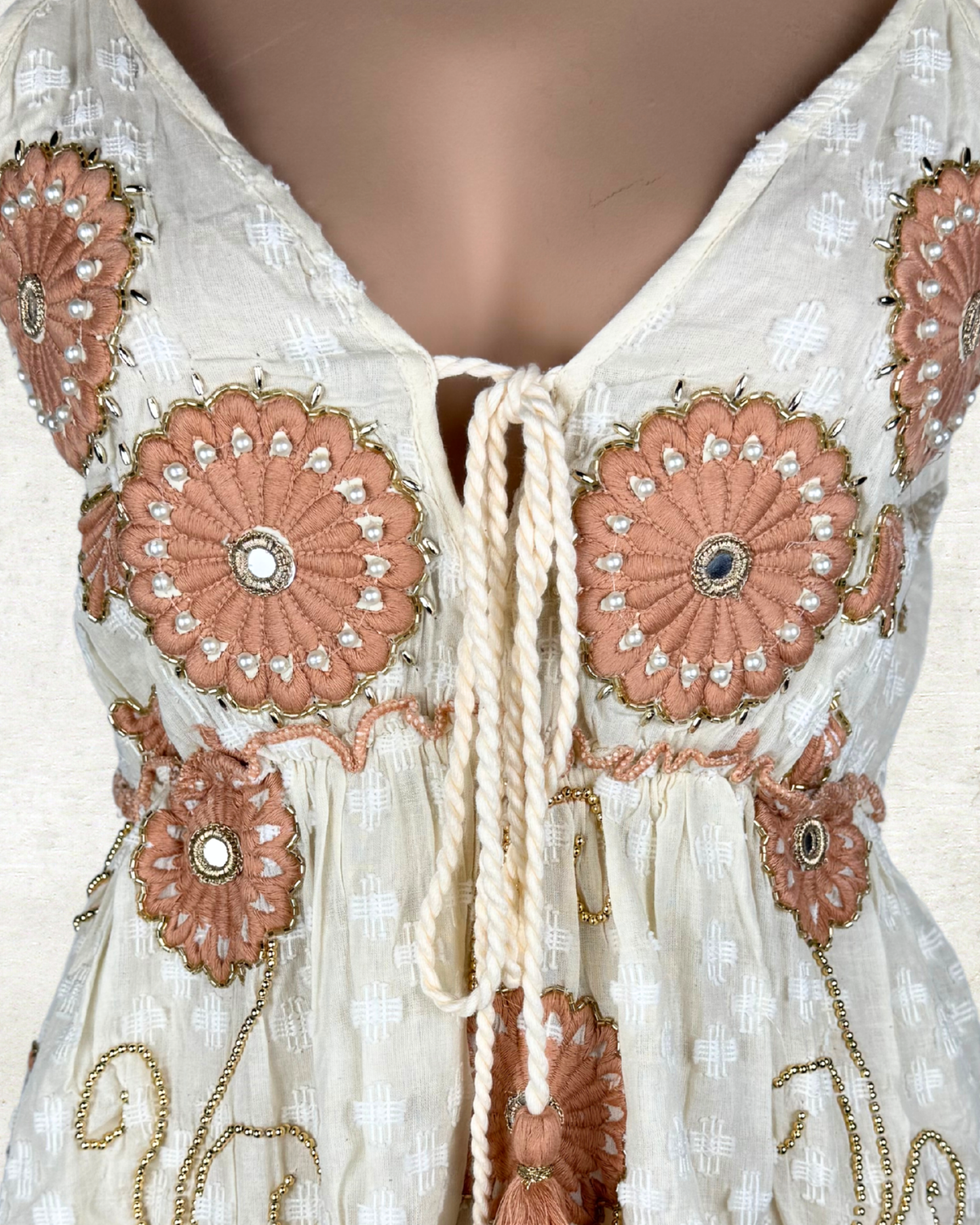 Boho-Maxi-Kleid mit Perlen und Spiegel| Weiß-Grün/Babyblau/Brown | Baumwolle | Ideal für Sommer, Strand & Festival