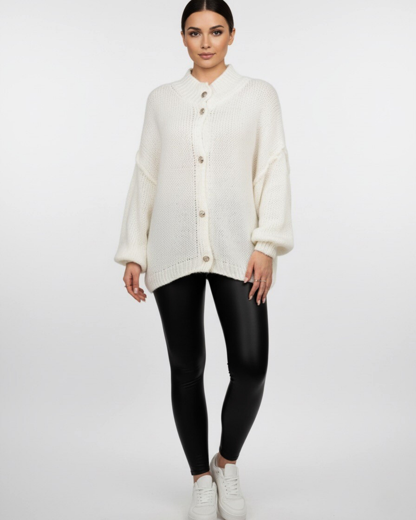 Strickjacke mit Glanzknöpfe