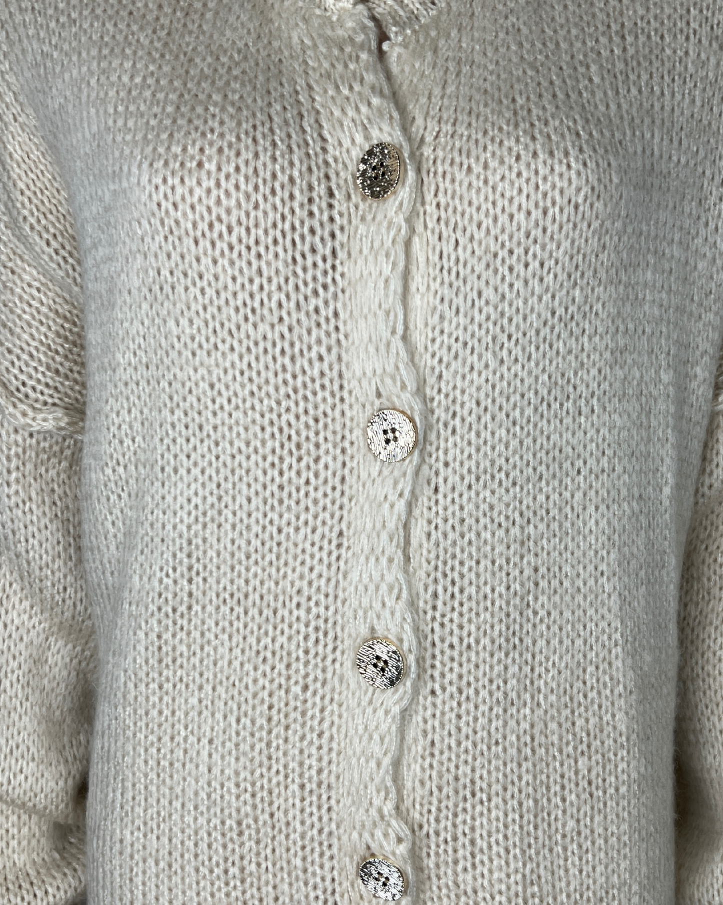 Strickjacke mit Glanzknöpfe