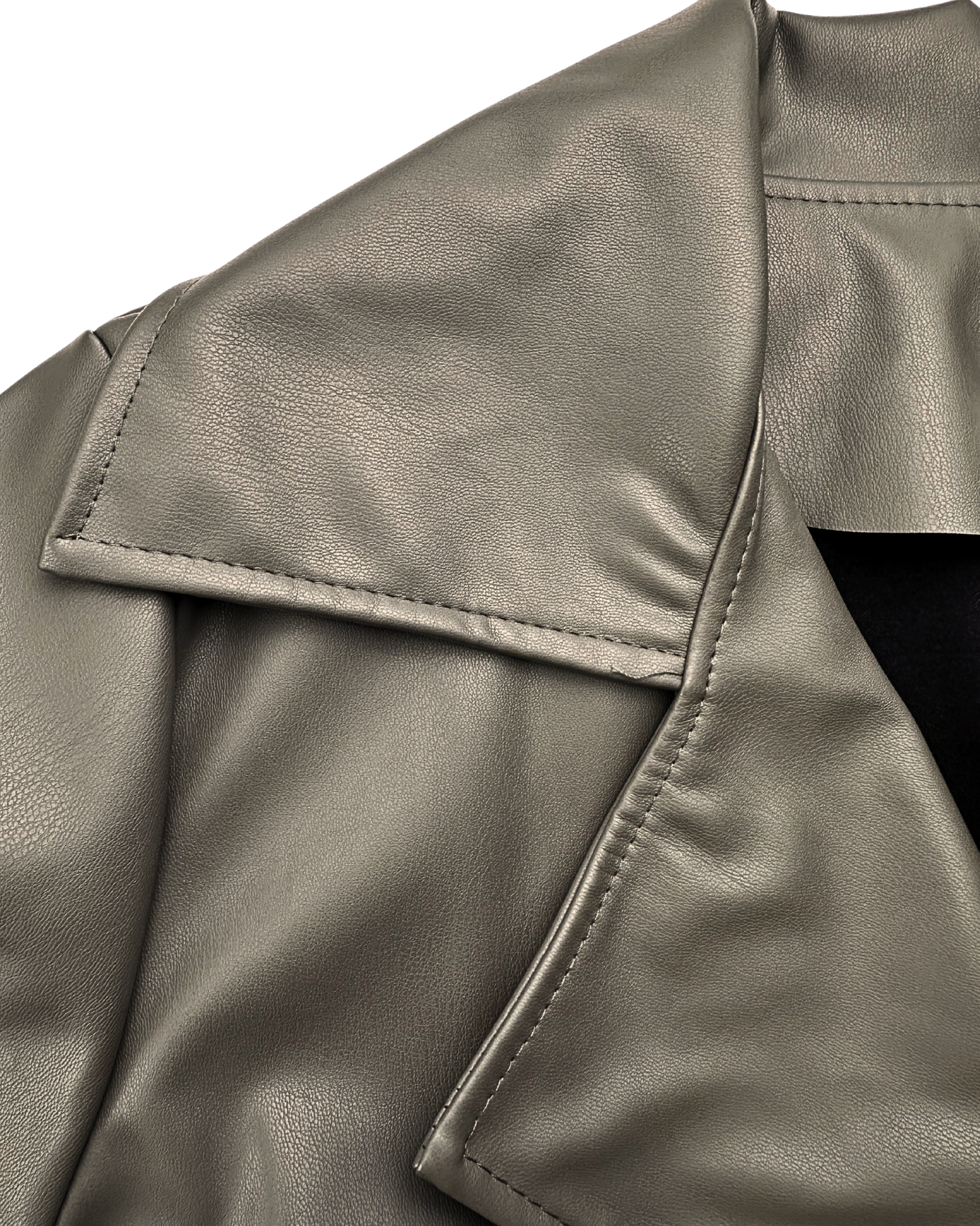 Eleganter Mantel – Leder-Optik und Bindegürtel