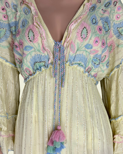 Boho-Chic Maxikleid mit ausgestellten Ärmeln