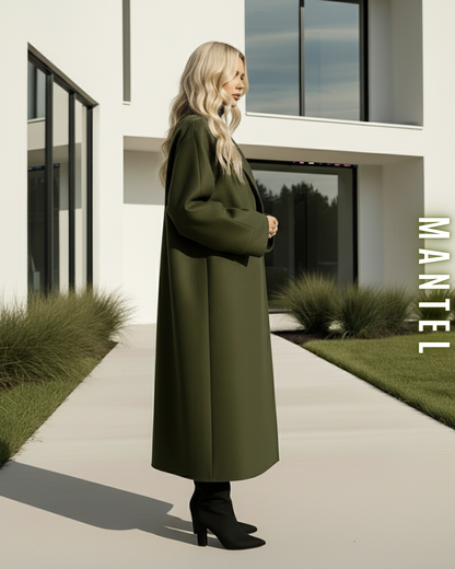 Seitenansicht des langen olivgrünen Wollmantels im Oversize-Schnitt