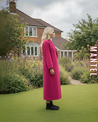 Seitenansicht des langen pinken Wollmantels im Oversize-Schnitt
