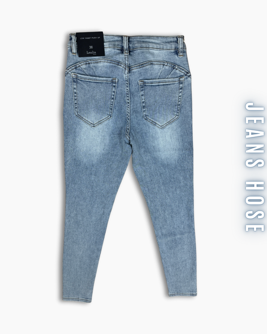 Rückansicht einer hellblauen ELEXUA Skinny Jeans mit Push-Up Effekt und 5-Pocket-Design auf weißem Hintergrund.