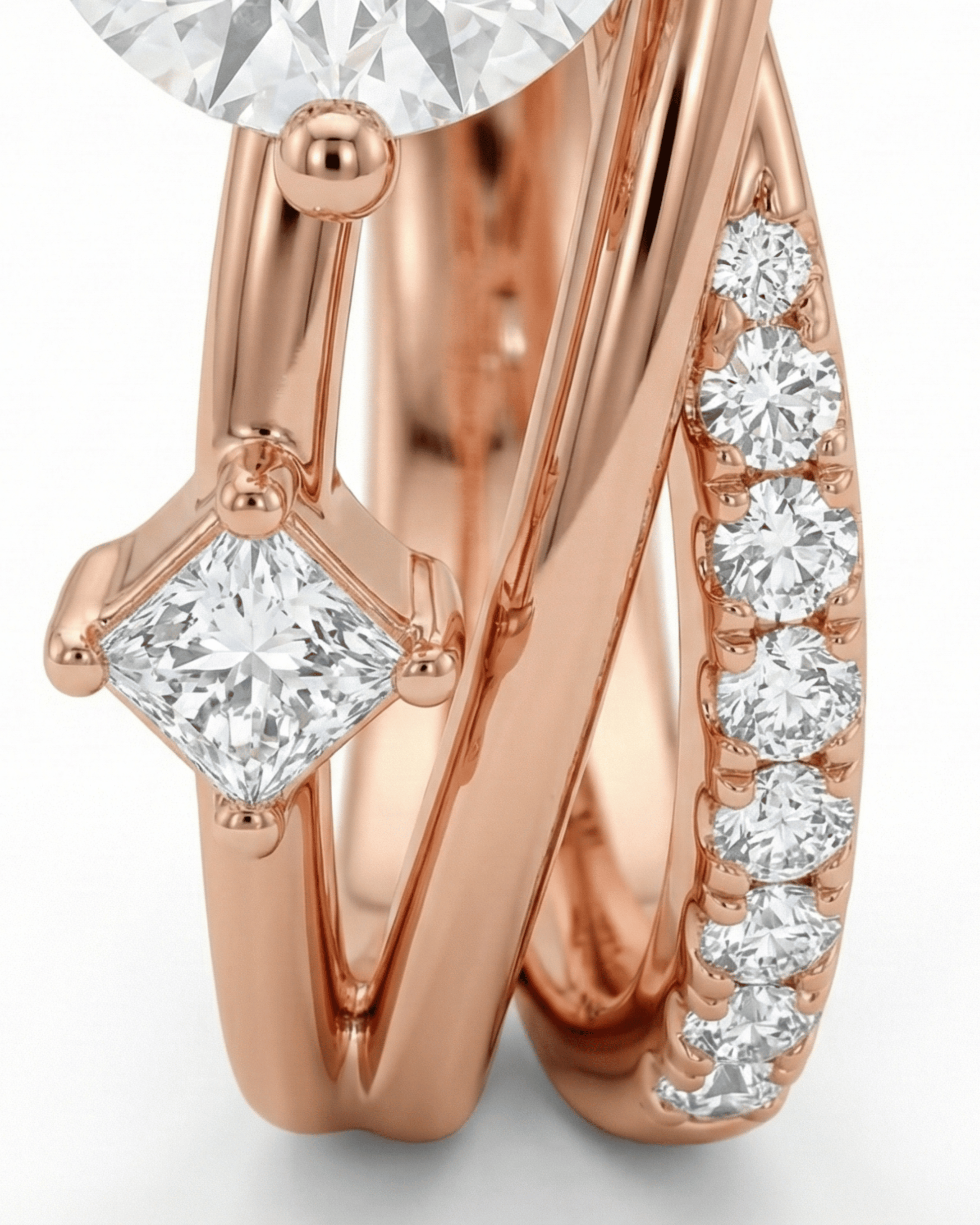 Nahaufnahme der exquisiten Steinbesetzung und der fließenden Geometrie des ELEXUA Rings.