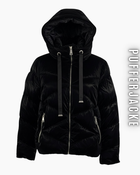Freigestellte schwarze Glanz-Pufferjacke mit Kapuze und langen Zipper-Bändern