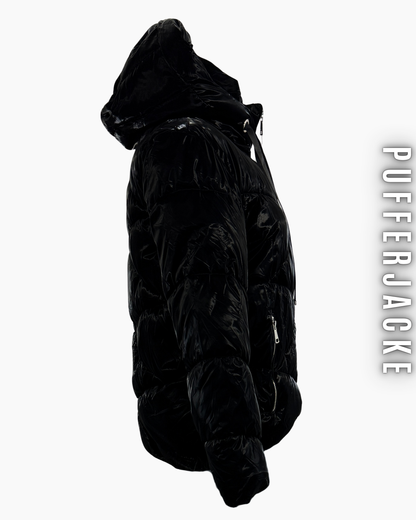 Seitenansicht der glänzenden, kurzen Pufferjacke in schwarz
