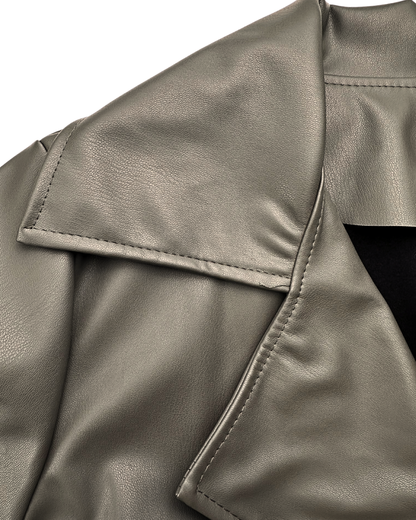 Eleganter Mantel – Leder-Optik und Bindegürtel