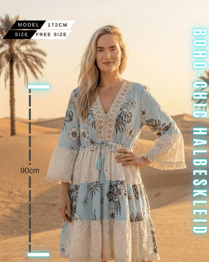 Luftiges blaues Sommerkleid im Hippie-Stil mit 90cm Länge und Spitzen-Details.