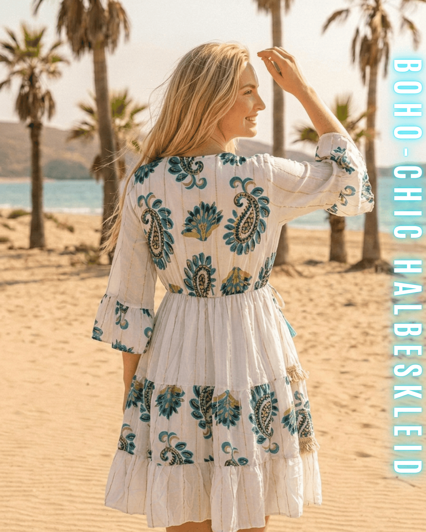 Rückansicht des kurzen Boho-Kleides mit türkis Paisley-Stickerei.