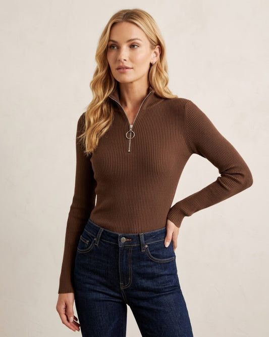 Feinstrick Ripp-Pullover Damen Braun – Frontansicht mit Reißverschluss