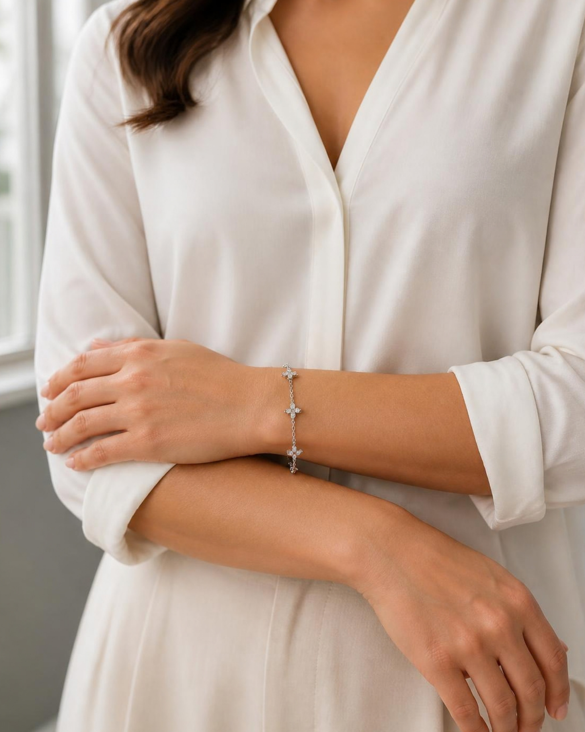 Unisex-Kleeblatt-Armband aus Edelstahl in Silberoptik – Detailansicht
